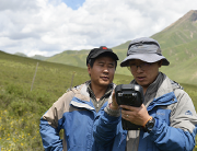 測繪戰士在青海,山下的測繪尖兵