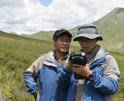 測繪戰士在青海,山下的測繪尖兵 測繪戰士在青海,山下的測繪尖兵