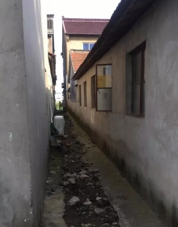 圖2 某測區的農村復雜建筑和窄巷 圖2 某測區的農村復雜建筑和窄巷